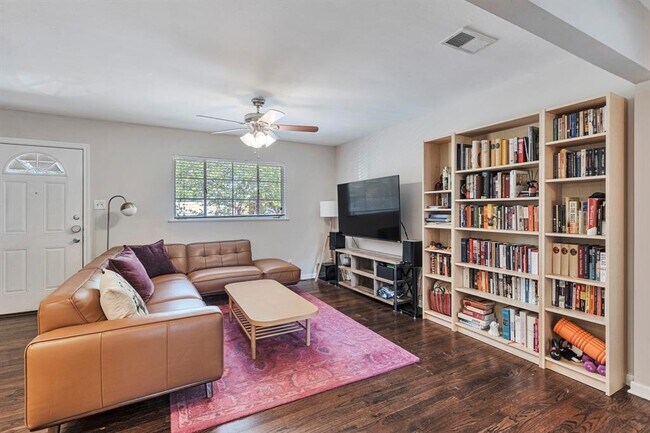 Foto del edificio - 1715 W St Johns Ave