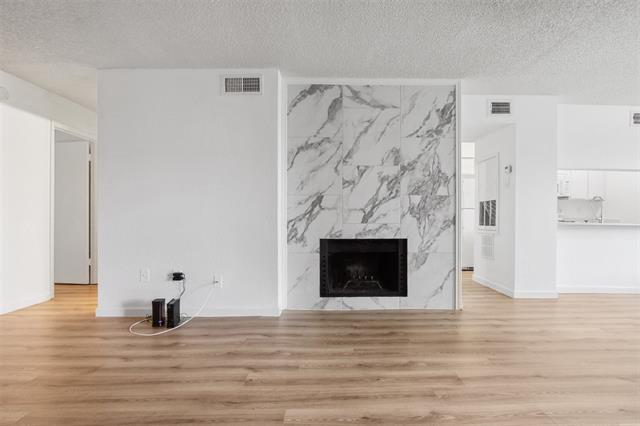 Foto principal - 12484 Abrams Rd