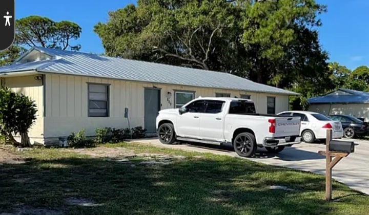 Foto principal - 809 King Orange Dr