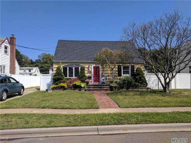 Primary Photo - 2373 Mermaid Ave