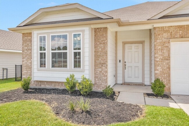 Building Photo - 223 Shoreview Dr