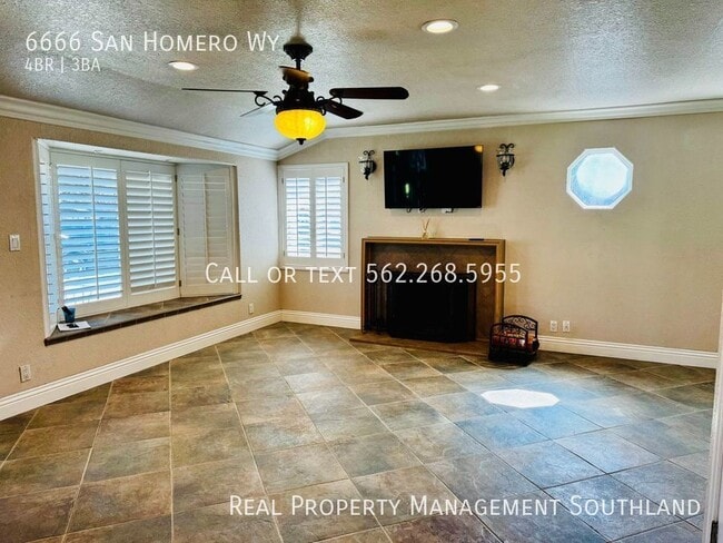 Foto del edificio - Four Bedroom Home with Yard in Buena Park!