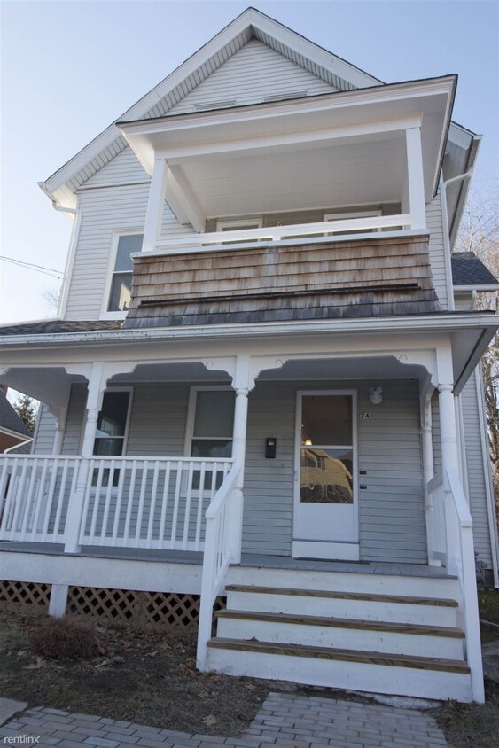 4 br, 2 bath 74 Oak St 2nd floor Room for Rent in Windham, CT