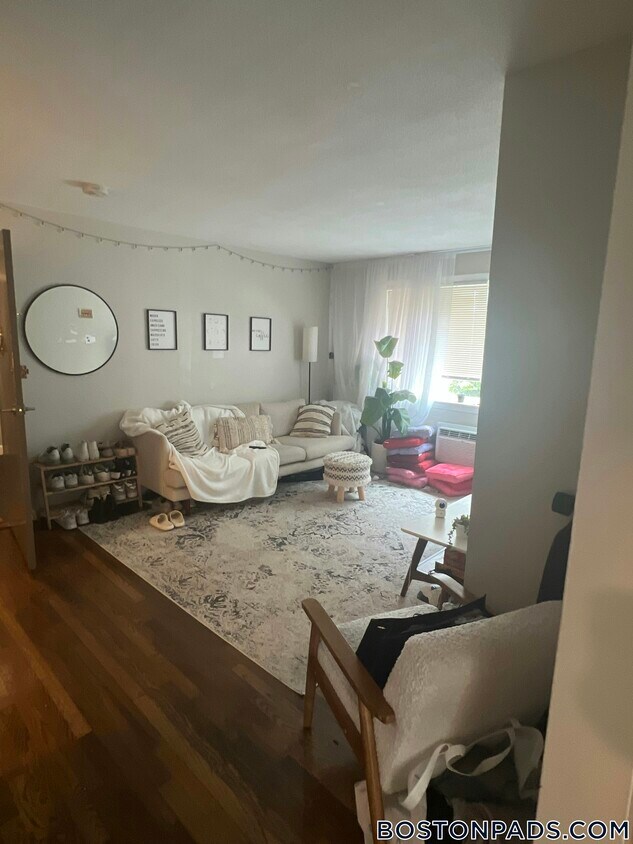 Primary Photo - 50 Evergreen St