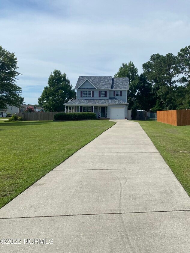 106 Hunt Dr, Hubert, NC 28539 House Rental in Hubert, NC