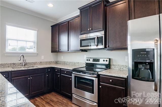 Foto del edificio - 359 Halton Crossing Dr SW