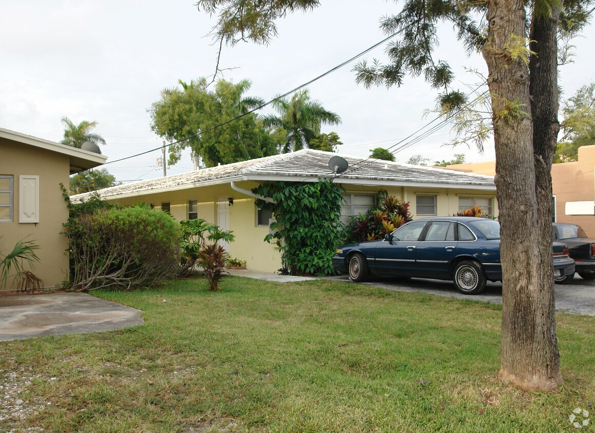 Building Photo - 404 SE 9th St