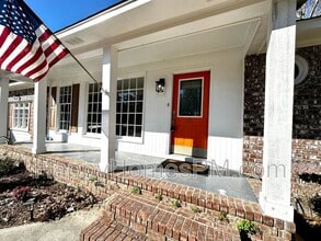 Building Photo - 6 Duck Pond Ct