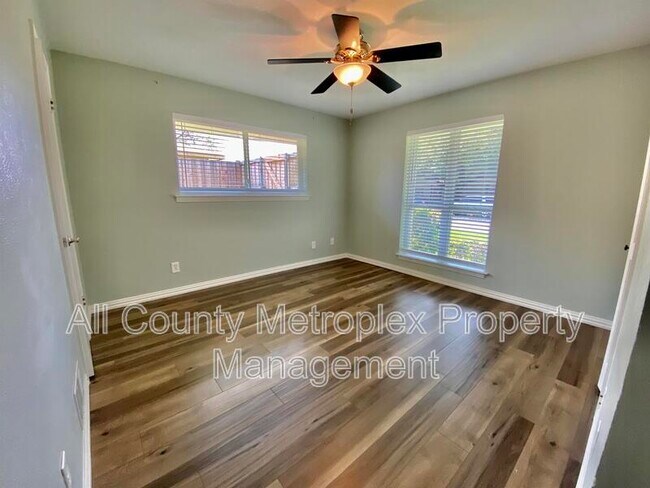 Photo - 3773 High Vista Dr Apartment