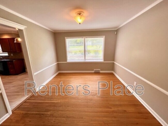 Foto del edificio - 3315 S Lewis Ave