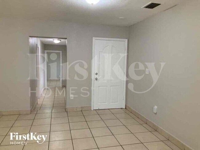 Foto del edificio - 1031 NW 178th Terrace