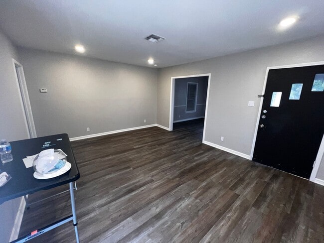 Building Photo - 3301 Austin St