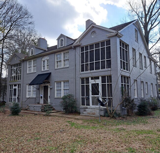 Building Photo - 906 E Fairview Ave