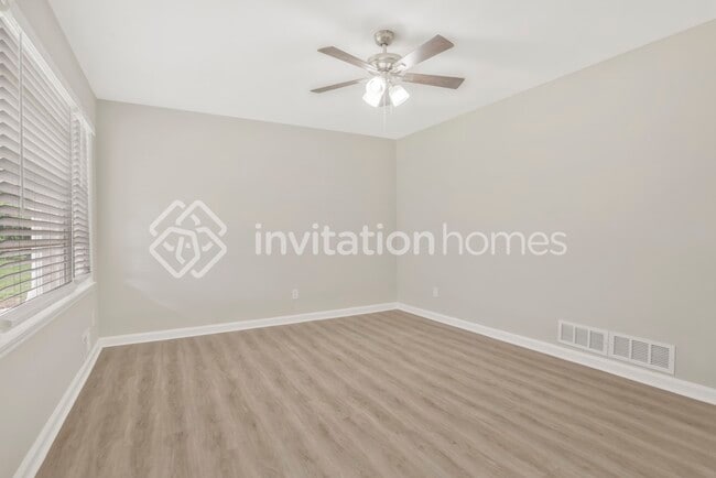 Building Photo - 4242 Welbron Dr