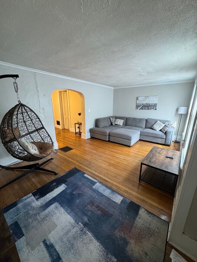 Foto del edificio - Furnished University area large 4 bedroom ...