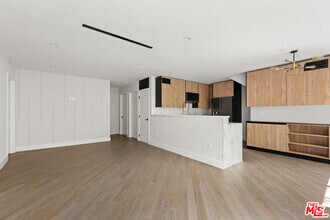 Building Photo - 1450 S Crescent Heights Blvd