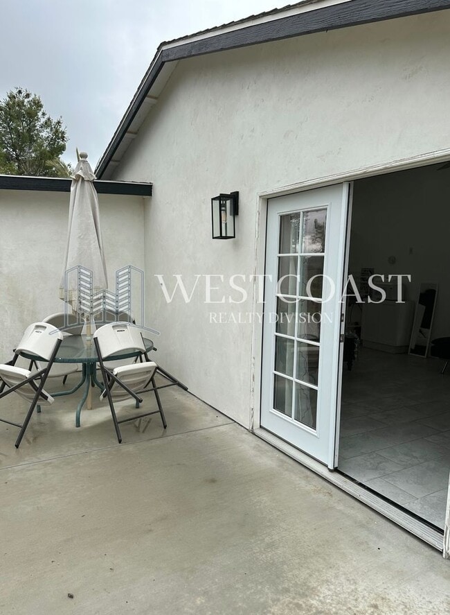Building Photo - 35975 Glen Oaks Rd