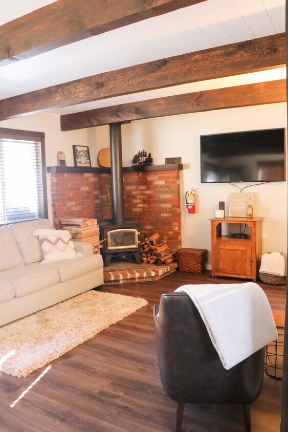 Foto principal - 527 Victoria Ln