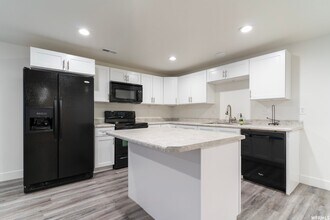 Building Photo - 6647 Dallas Kyle Dr