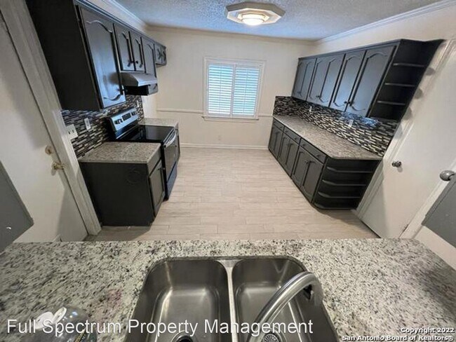 Building Photo - 3 br, 2 bath House - 7026 Spring Leaf St