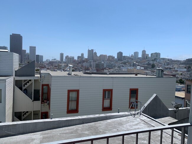Foto del edificio - 1654 Grant Ave
