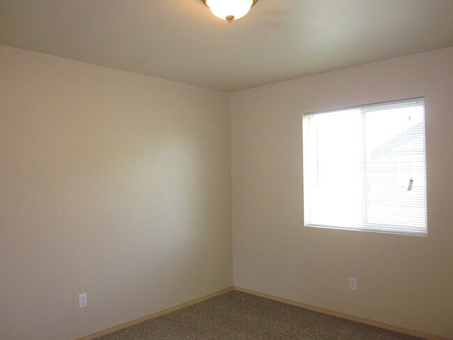 Foto del edificio - 1 Bedroom / 1 Bathroom Single Level Cottage in Redmond