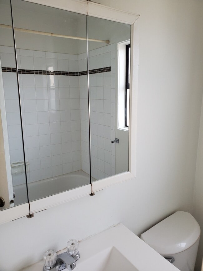 Building Photo - 1595 Boundary Crescent