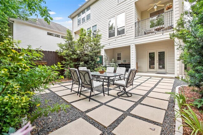 Building Photo - 608 Birdsall St