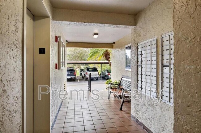 Foto del edificio - 900 Cove Cay Dr