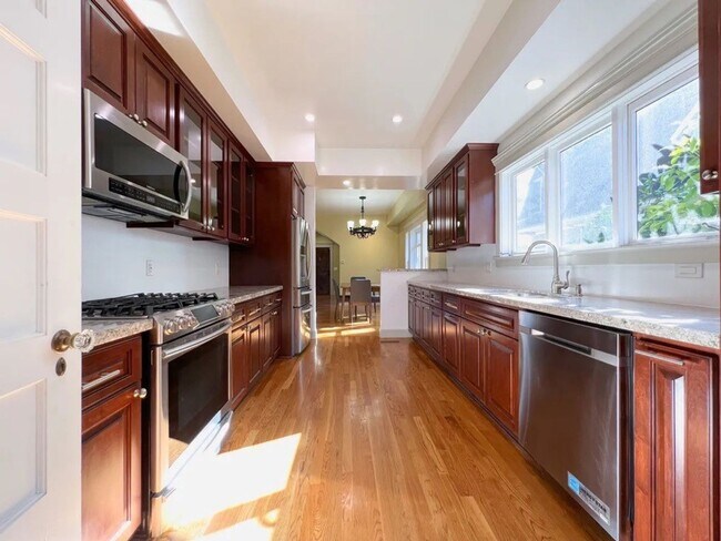 Foto del edificio - 929 W 23rd St
