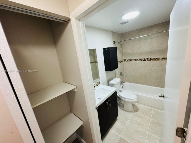 Foto del edificio - 1469 SW 5th St