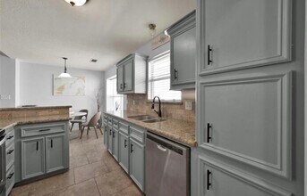 Building Photo - 105 Harbor Ct
