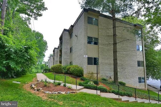 Building Photo - 12405 Braxfield Ct