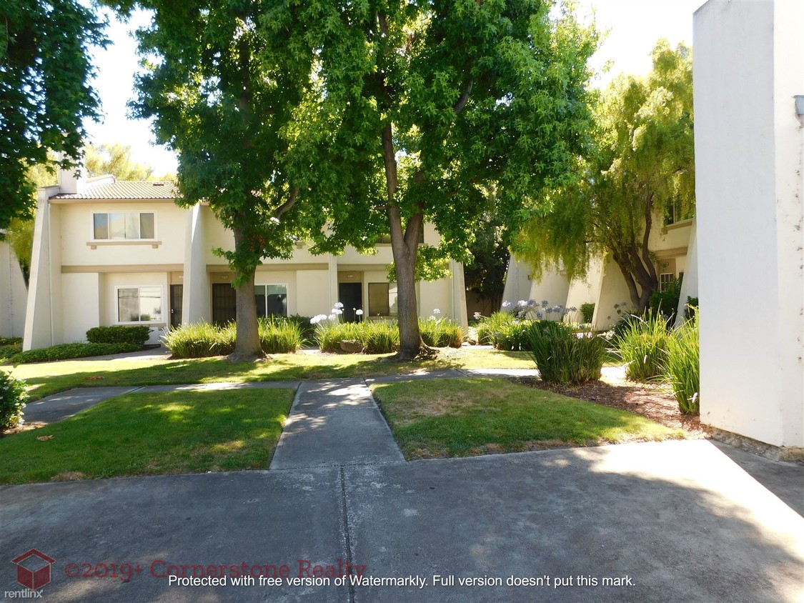 Primary Photo - 2 br, 1.5 bath Townhome - 38729 Aurora Ter