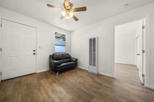 Foto del edificio - 98 W Siino Ave