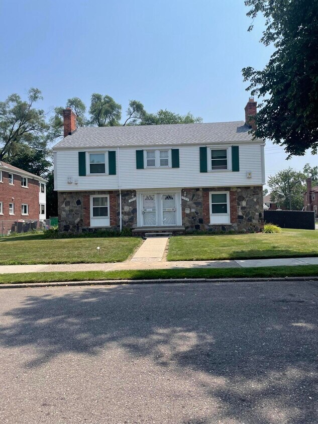 Foto principal - 17512 Wisconsin St