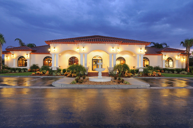 Comunidad para mayores de St. Petersberg, Florida - Village Green Active 55+