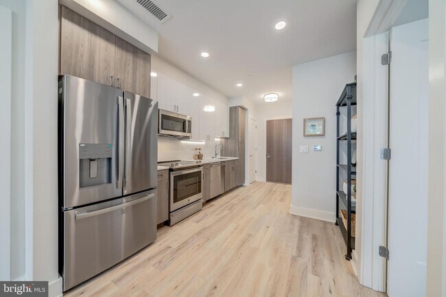 Building Photo - 5508 7th St NW