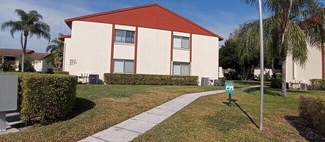 Foto del edificio - 4731 Sable Pine Cir