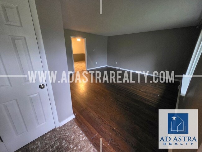 Building Photo - 208 Brookside Dr