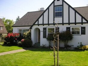 Building Photo - 1885 NW Oerding Ave