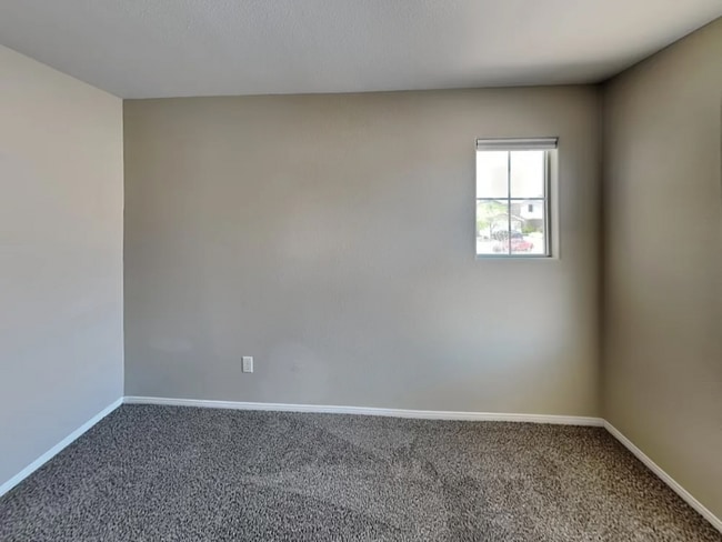Building Photo - 9804 Grand Fir Ct