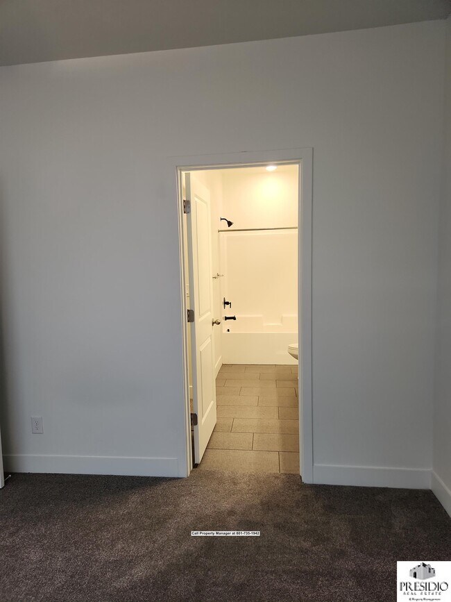 Building Photo - 862 W 480 S