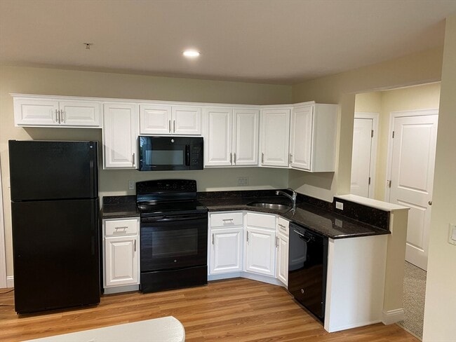 Foto del edificio - 245 Willard St