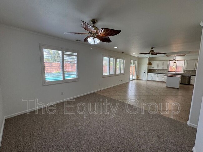 Building Photo - 5928 W Whitley Ave