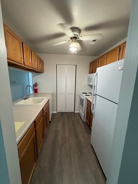 Foto del edificio - 2903B Auburn Ct