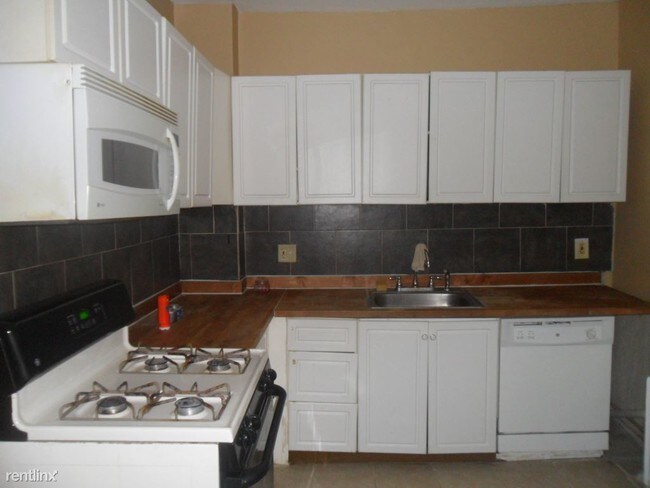 Foto del edificio - 3148 Elmora Ave