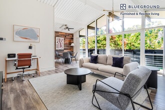 Building Photo - 801 Middlefield Rd