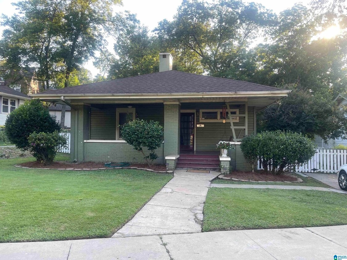 Foto principal - 530 52nd St S