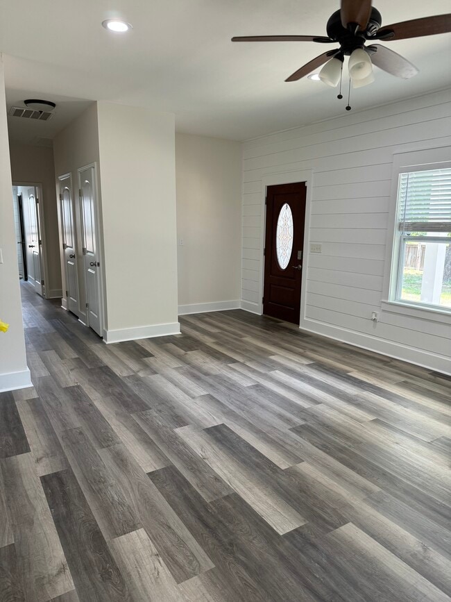 Building Photo - 115 N Vestavia St